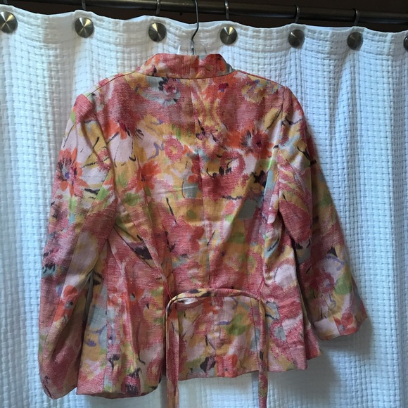Unlined Italian linen floral belted blazer - Picture 3 of 5